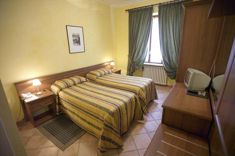 Albergo Badellino ブラ エクステリア 写真